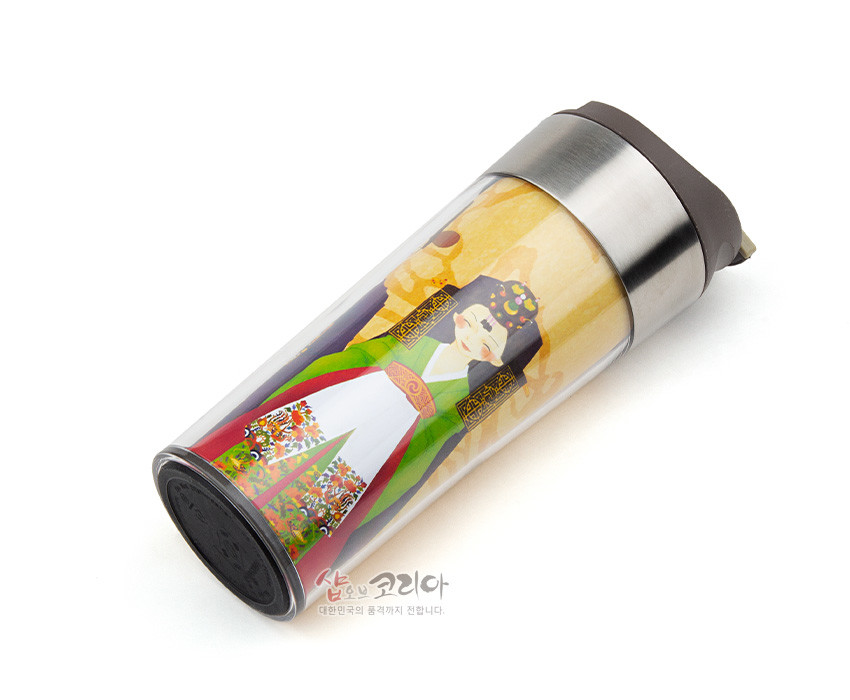 [텍스트: 샵오브코리아 대한민국의 품격까지 전합니다.] 스테인리스 테두리와 플라스틱 뚜껑, 오방색 활옷과 족두리 장식 신부 일러스트가 인쇄된 투명 몸체 텀블러 디자인