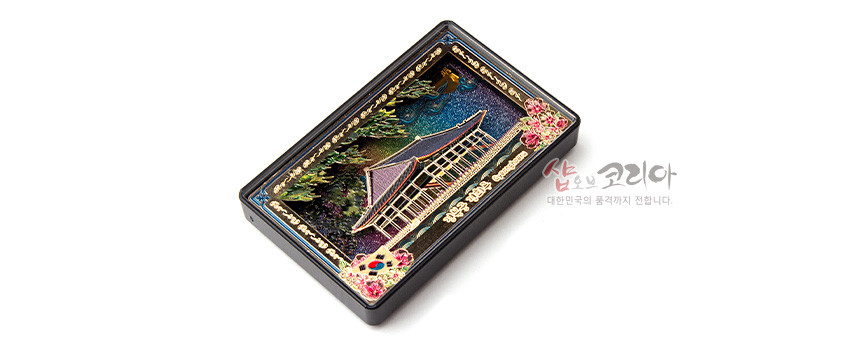 [텍스트: 경복궁 경회루] 금속 입체 기법으로 표현된 전각과 오색 그라데이션 야경, 가장자리에 금색 전통 문양과 꽃 장식이 더해진 직사각형 마그넷 디자인
