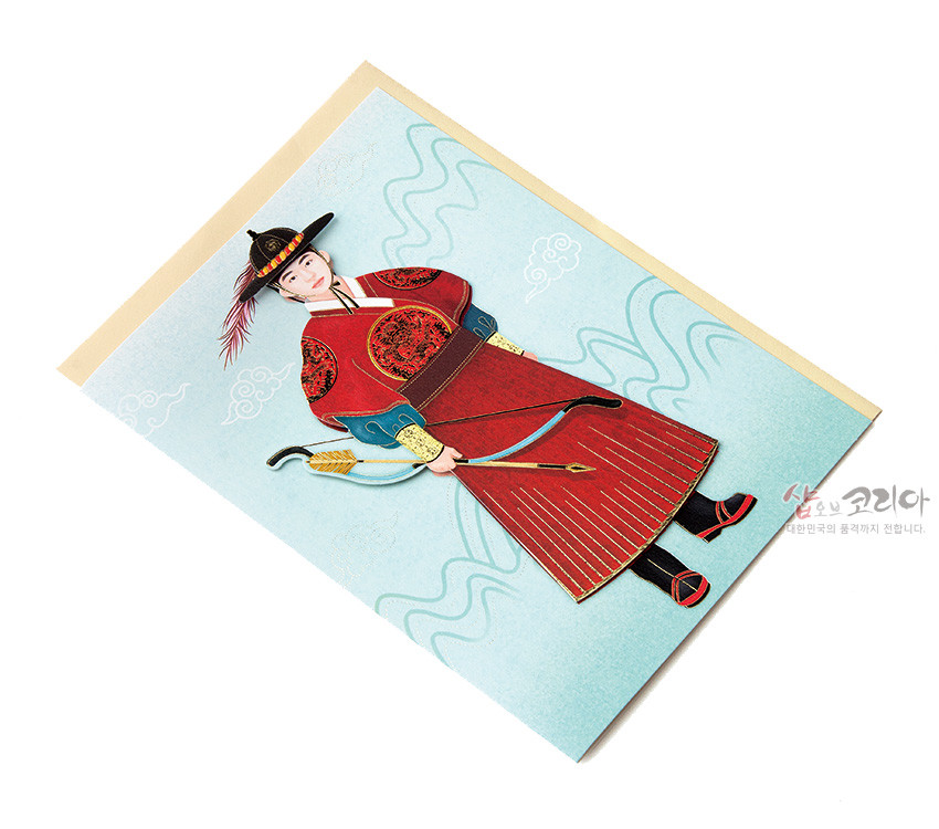[텍스트: 샵오브코리아 대한민국의 품격까지 전합니다.] 붉은 비단 느낌의 종사관 관복과 모자, 깃털 장식, 금색 문양, 하늘색 구름 배경이 입체적으로 표현된 전통 한복 카드 디자인