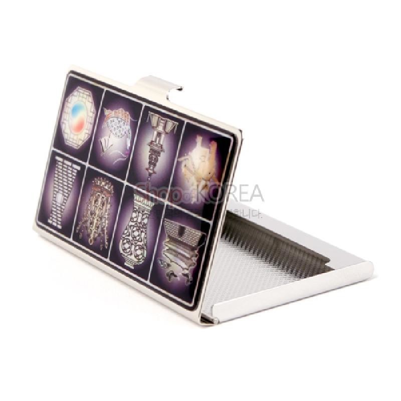 금속 재질 명함집으로, 전면에 자개 느낌의 국보 문양 9칸 패널과 보라색 그라데이션 배경이 장식된 디자인.