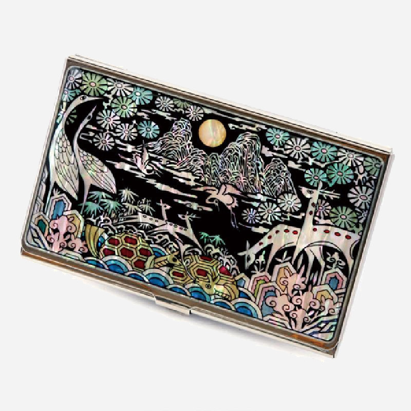 십장생꽃무늬 명함집, 학·사슴·거북·산·달과 화려한 꽃무늬를 다채로운 자개로 표현