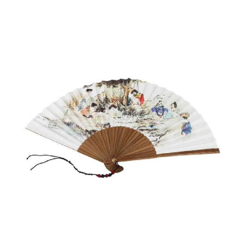 대나무 살과 흰 종이 위에 오죽선 기법으로 그린 단오 풍속 인물화, 삼색 구슬 매듭 장식 선.