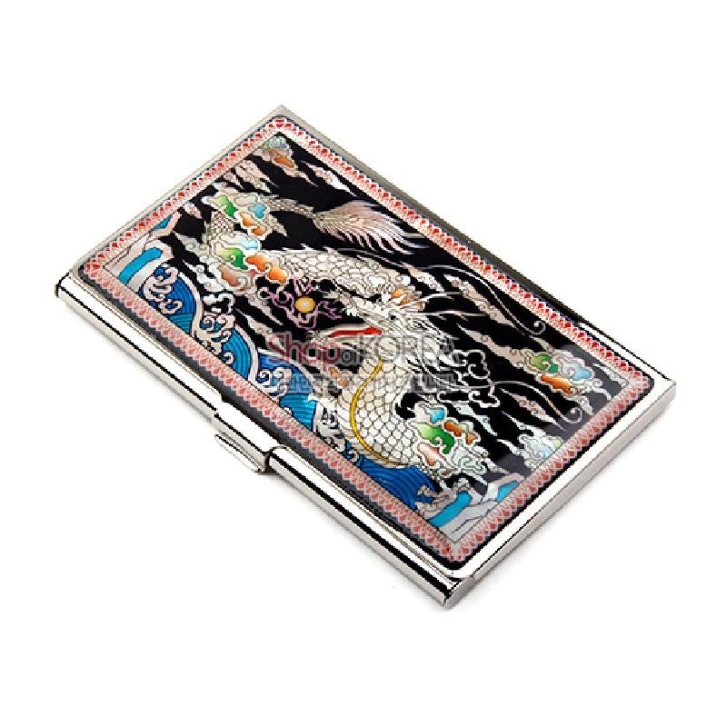 검은 옻칠 바탕에 자개 상감 기법으로 흰 용과 구름, 파도 문양을 담은 금속 테두리 명함집.