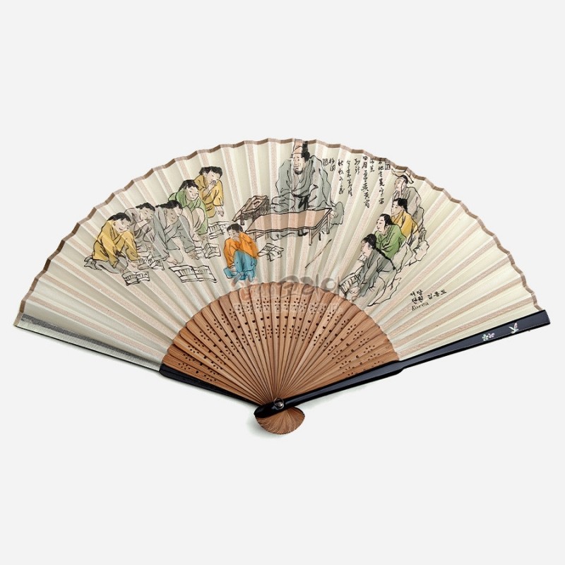 종이와 대나무로 제작된 접선, 서당 풍속화와 한글 서예가 그려진 색채 수묵화 장식의 민속 부채.