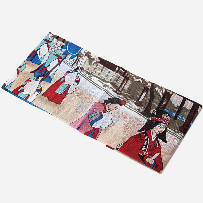 궁중 혼례 행렬 장면을 섬세한 인쇄 기법으로 표현한 다채로운 색상의 민속화 손수건.