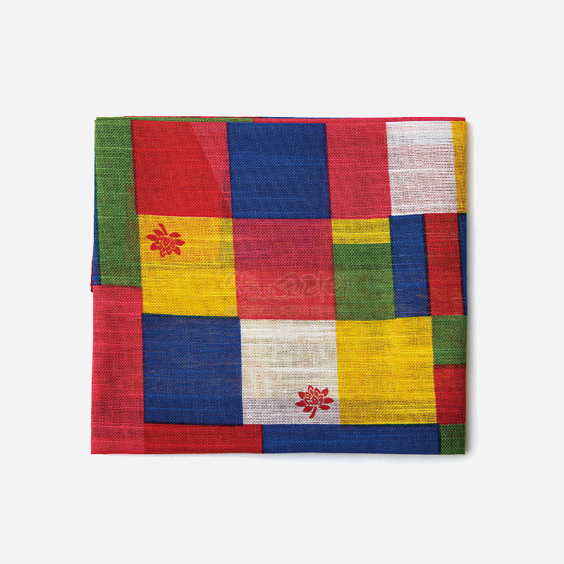 다채로운 비단 느낌의 직물에 전통 조각보 기법으로 구성된 색동 패치와 연꽃 자수 문양이 더해진 손수건.