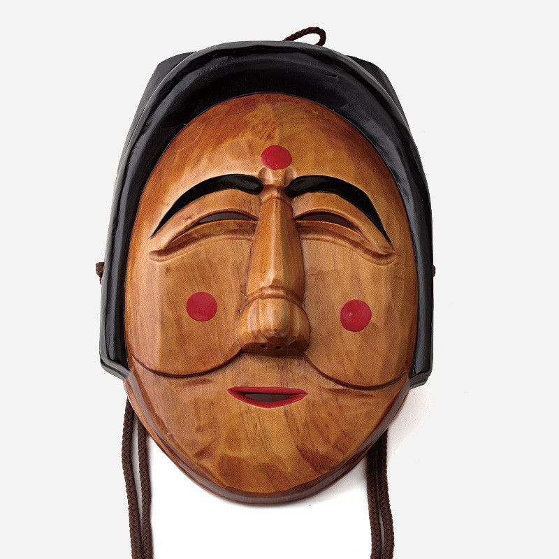 옻칠 마감된 나무 재질에 검은 머리 장식과 붉은 점·입술 색채가 어우러진 전통 하회 양반탈.