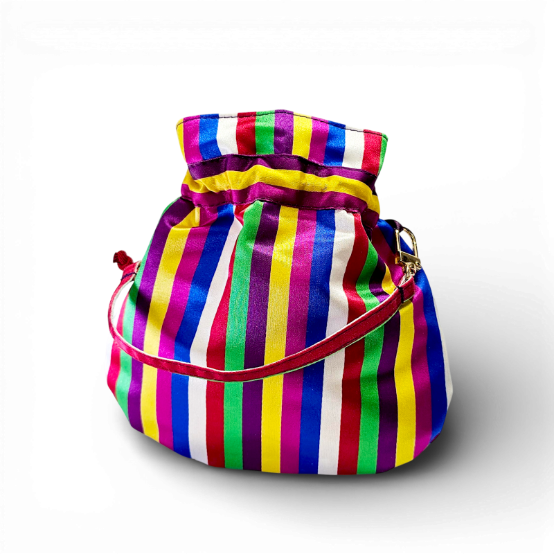 비단 소재에 분홍·노랑·초록·파랑·흰색 세로 색동 줄무늬가 들어간 주머니형 수공예 손지갑.