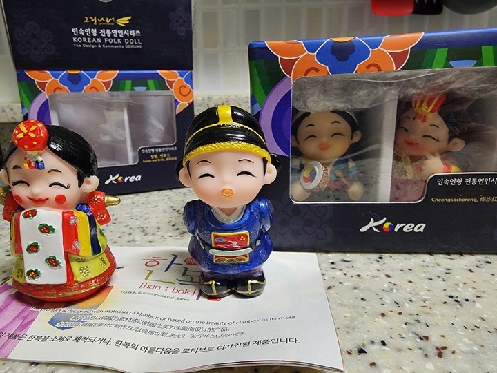 외국인 선물로 딱이네요!! 강추강추!! 이번에 미국에서 온 사촌누나들 선물로 구입을 해줬습