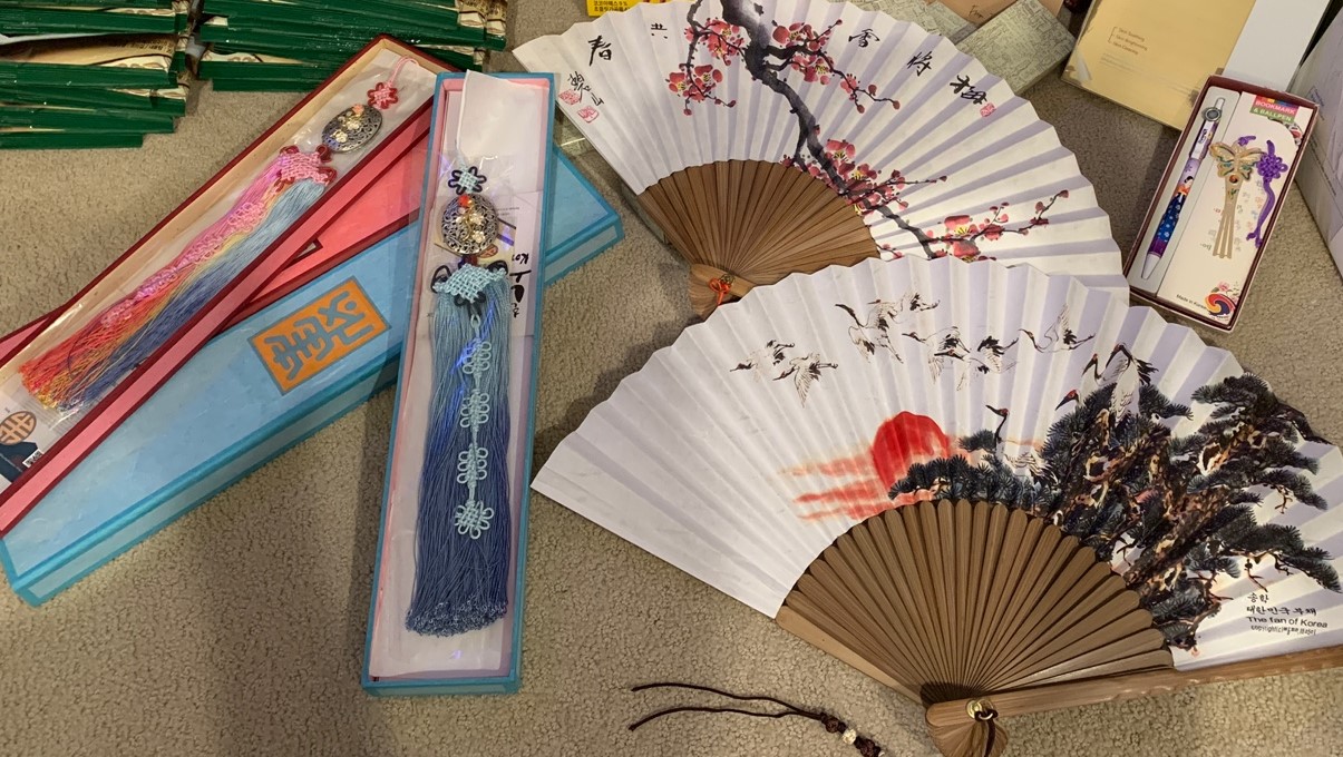 포장도 엄청 깔끔하게 잘해주셨고, 선물받은 친구가 너무 기뻐해서 좋은 선물한 것 같아 기분