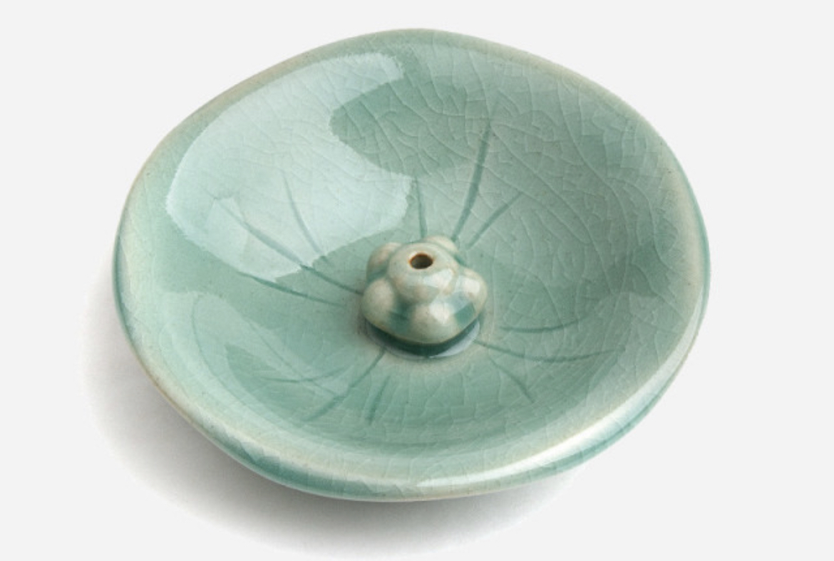 포장지도 너무 예쁘고 가격대비 너무 고급져요!! 선물용으로 샀는데 하나 더 사서 제가 쓰고