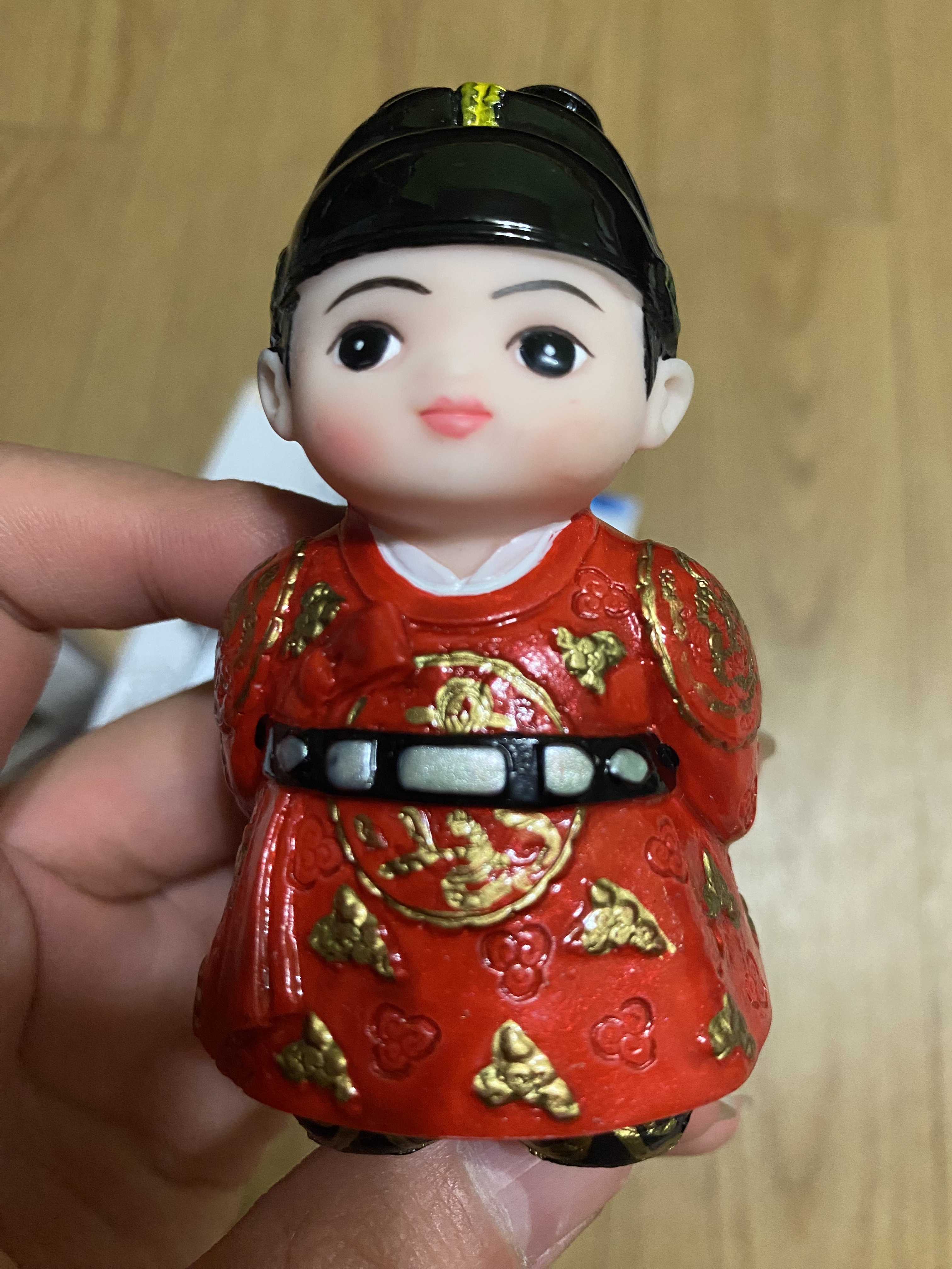 외국인 지인한테 선물용으로 구매한건데 아쉬워요. 배송은 빨라서 평균입니다