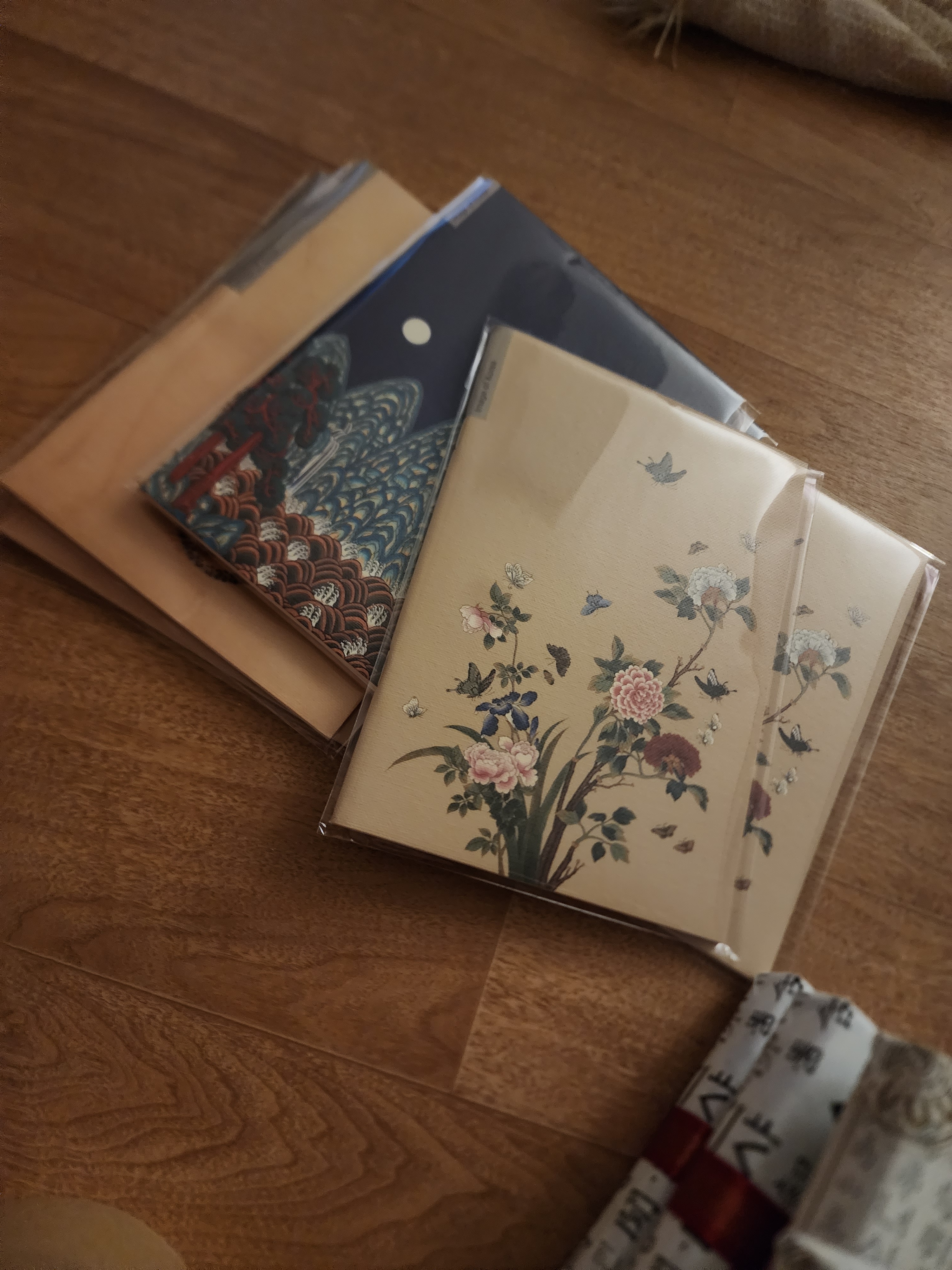 ....ㅜ......노트가아니라 수첩이네요