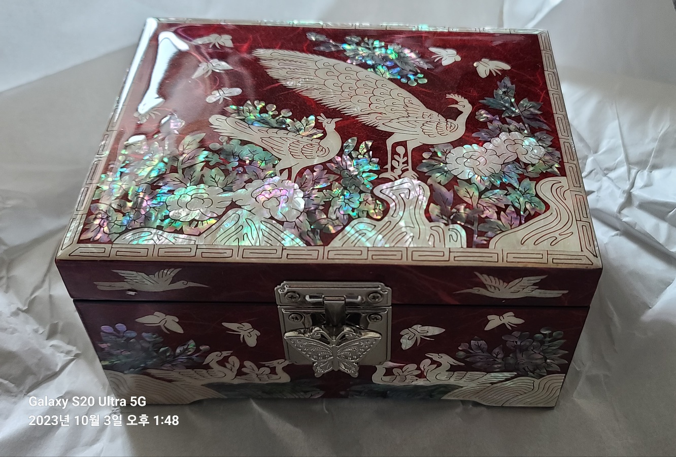 빠른배송 감사합니다. 너무 예쁜 자개 보석함 입니다.