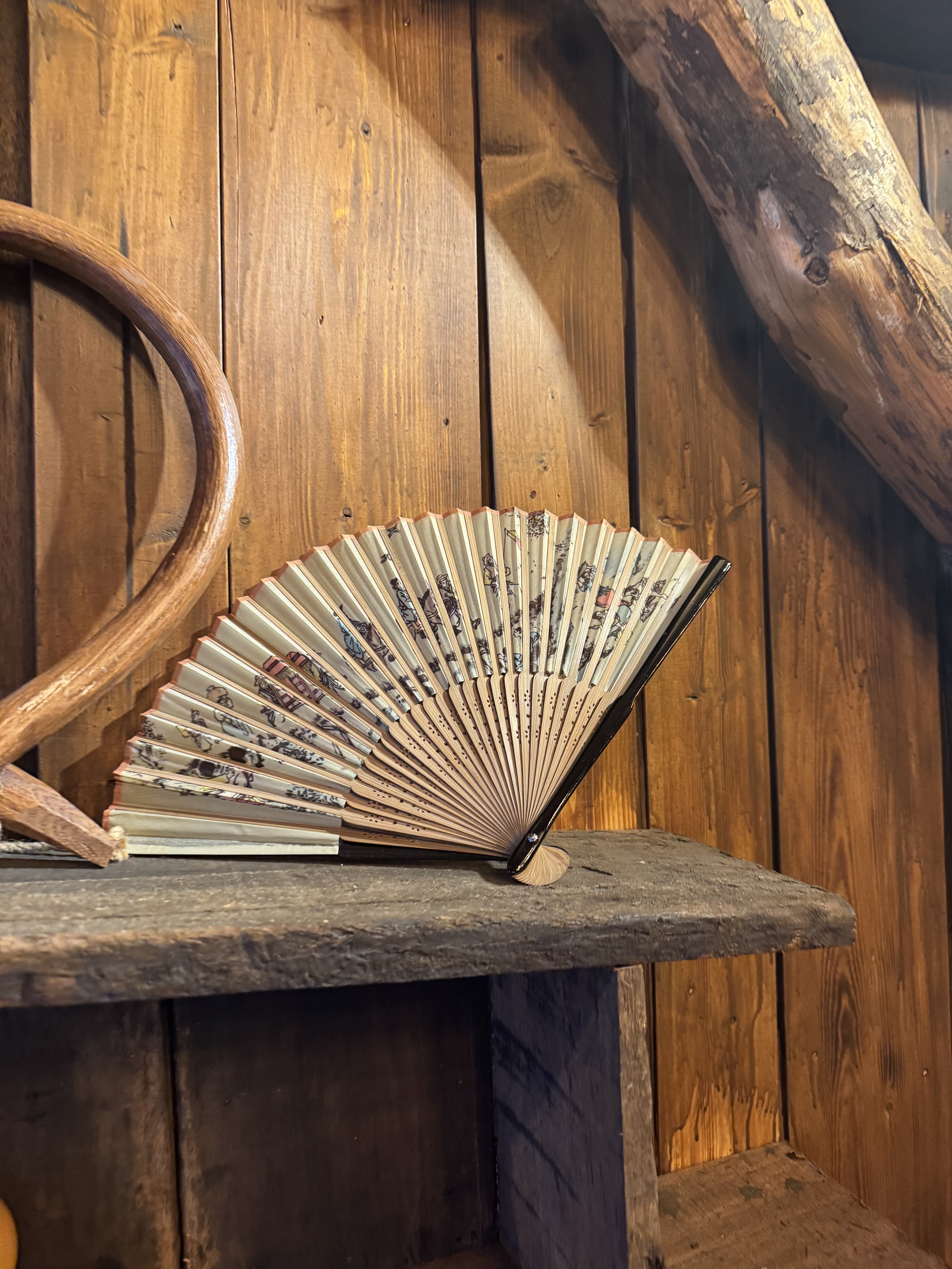 생각보다 작지만 귀엽습니다! 잘쓸게요!