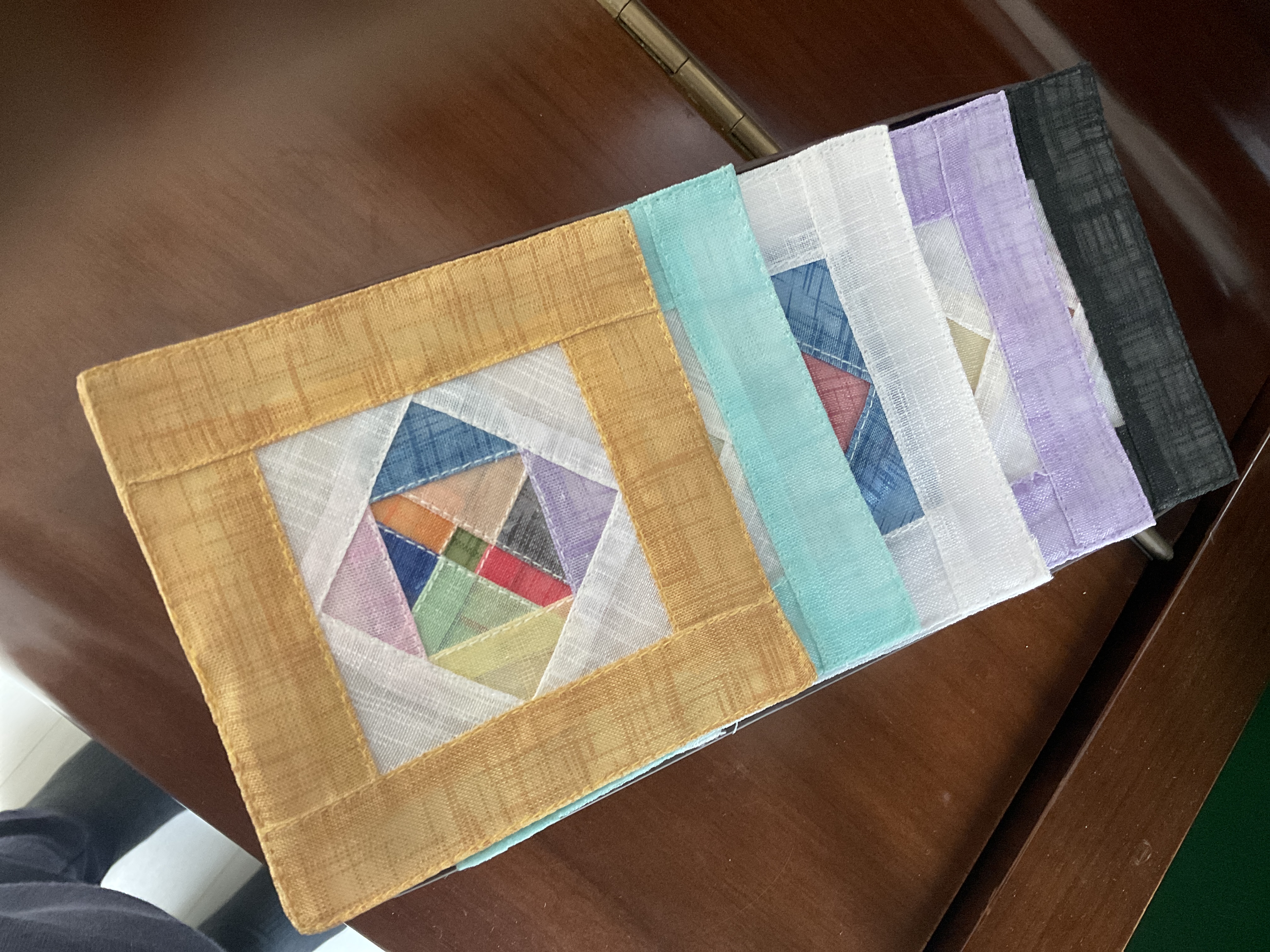 다른건 괜찮은데 색이 좀 아쉽네요