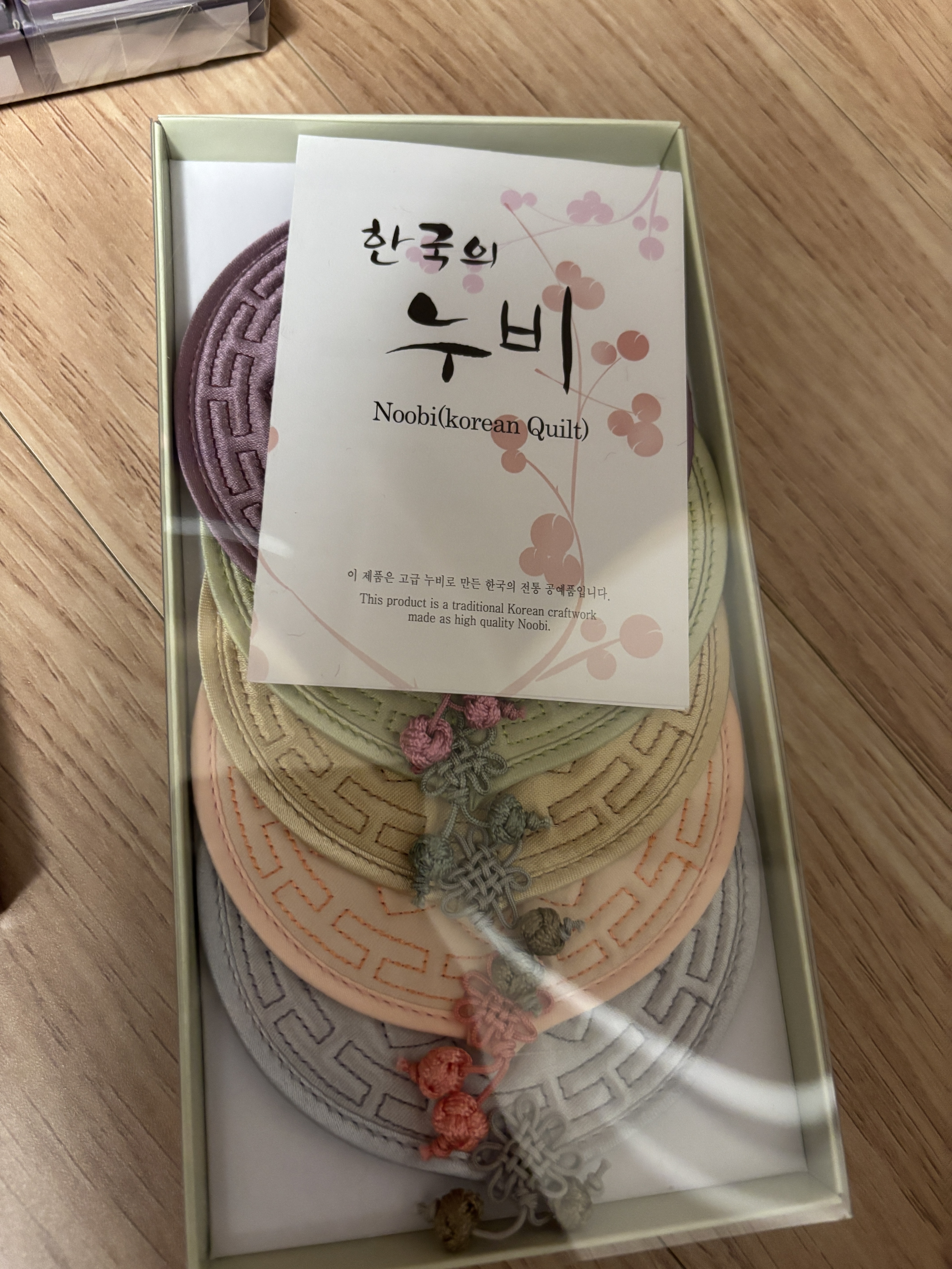 외국친구들에게 선물하려고 이것저것 구매했습니다. 모양이 예쁩니다.