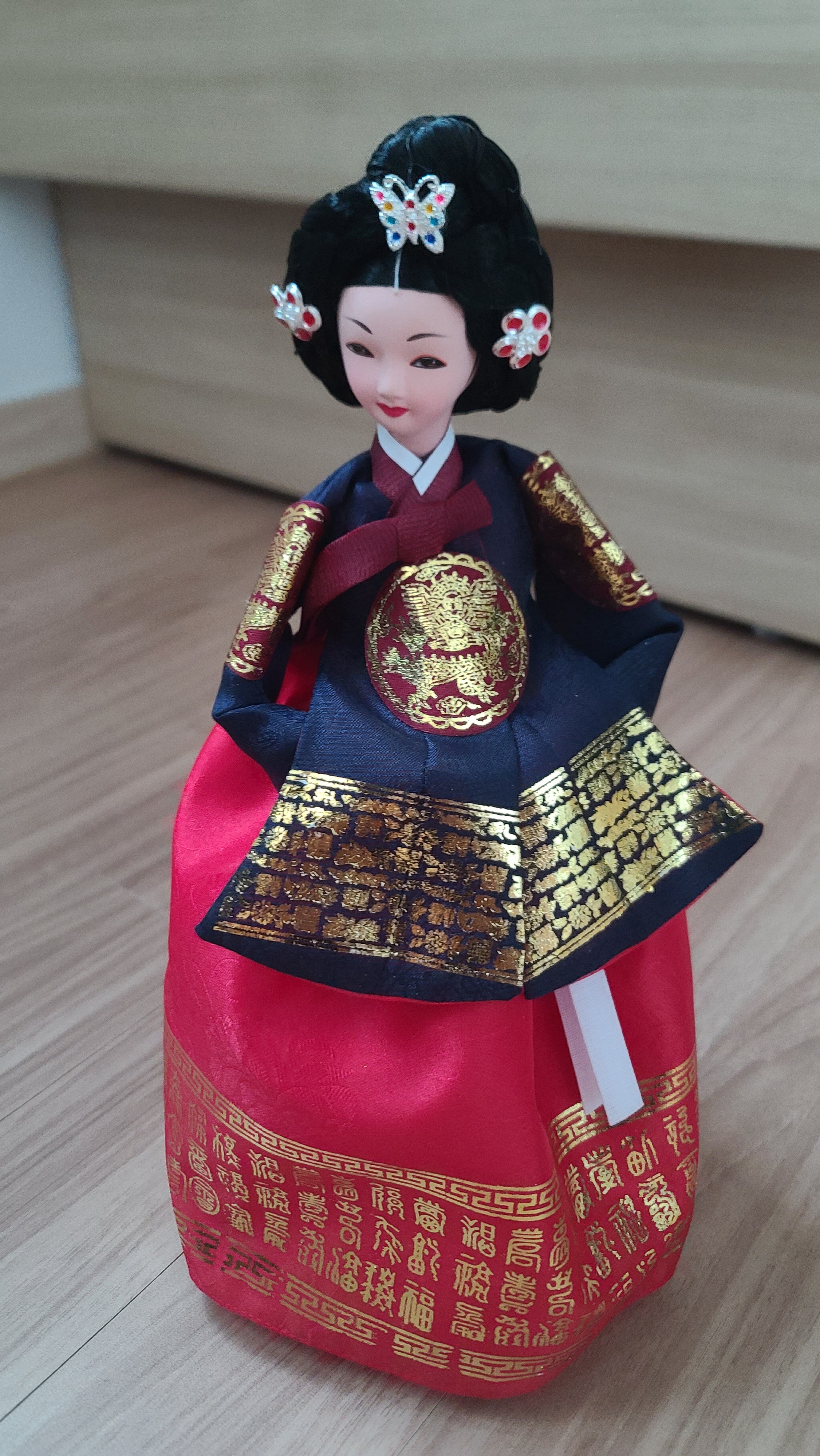 너무 너무 예뻐요 사진 속의 모델 한복은 아니지만 너무나고와요