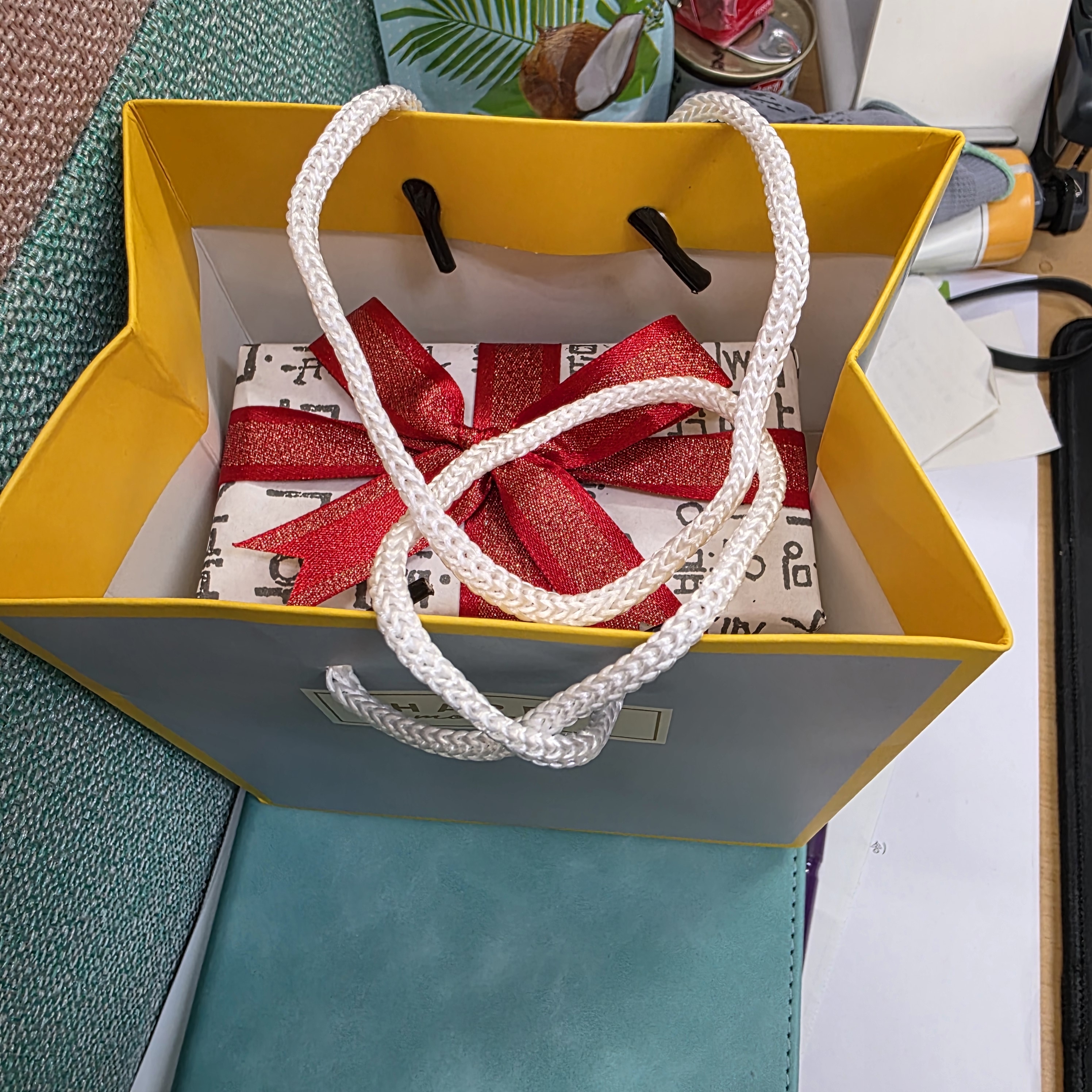 외국 거래처 선물로 주문했는데 빠르게 배송 와서 다행이었습니다.