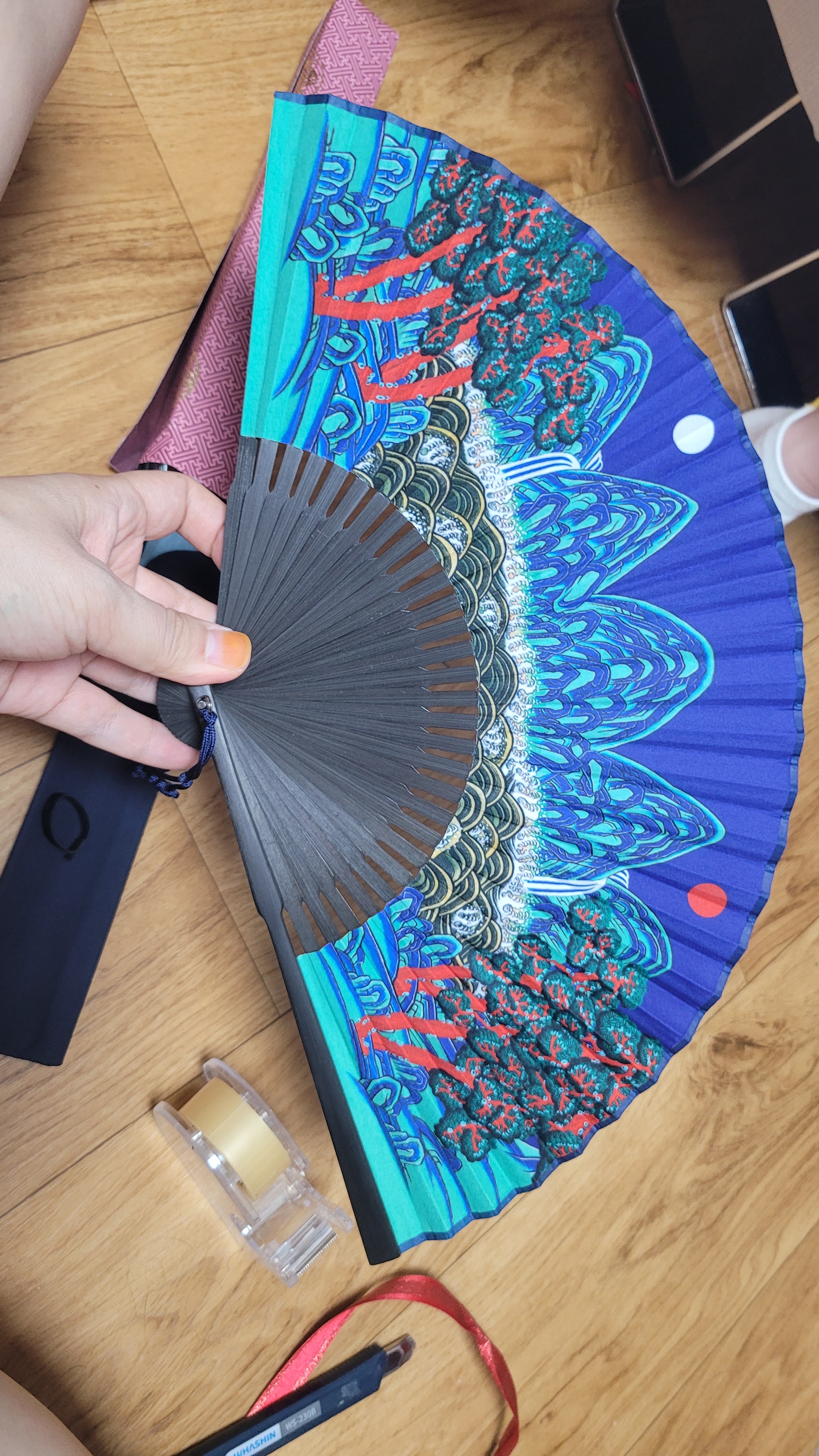 해외기관방문 시 선물로 쓸 예정입니다. 넘 좋네요.