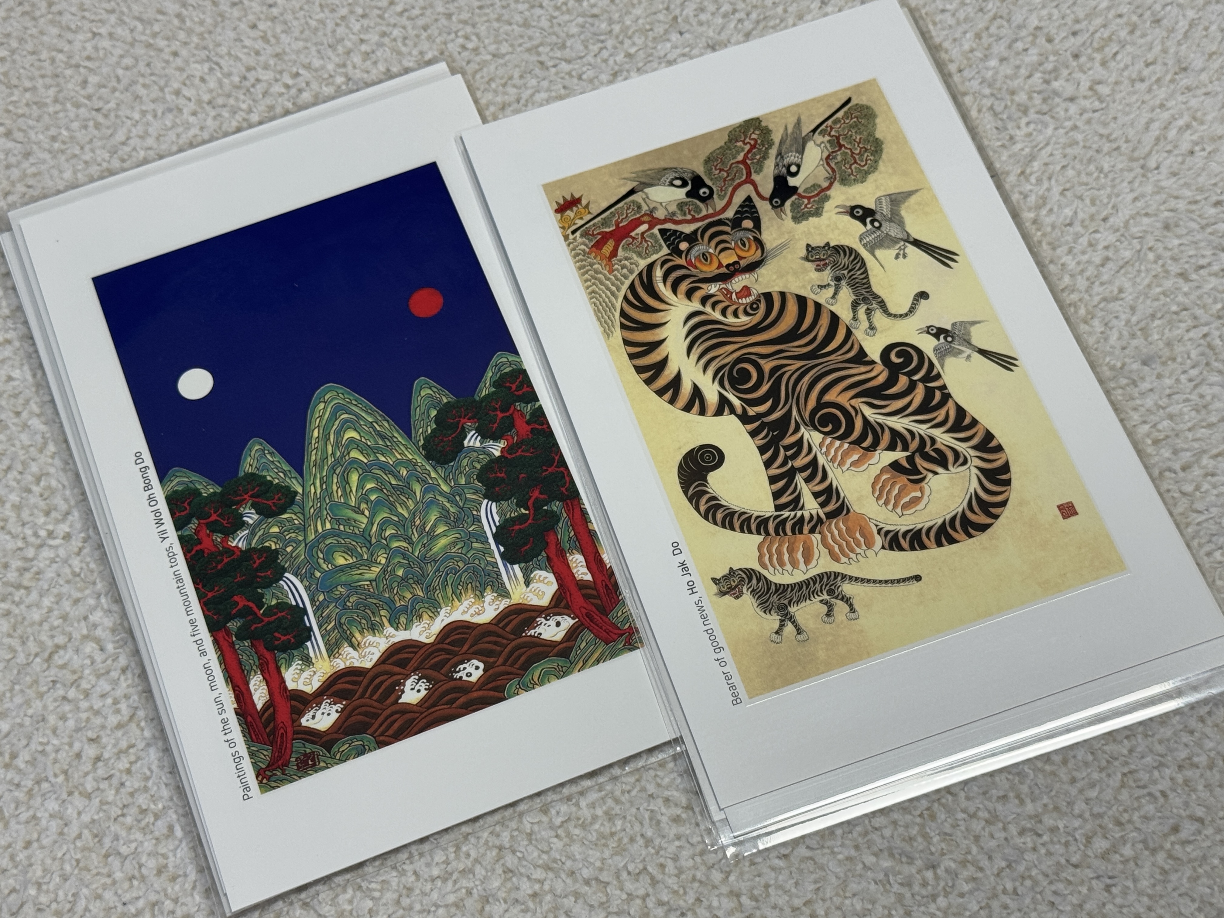 와국인 친구들에게 편지쓸려고 구매했어요! 빨리 보내주셔서 좋아요~ 너무 이쁩니다!