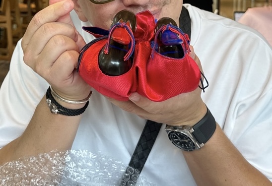 외국인 부부에게 선물했어요