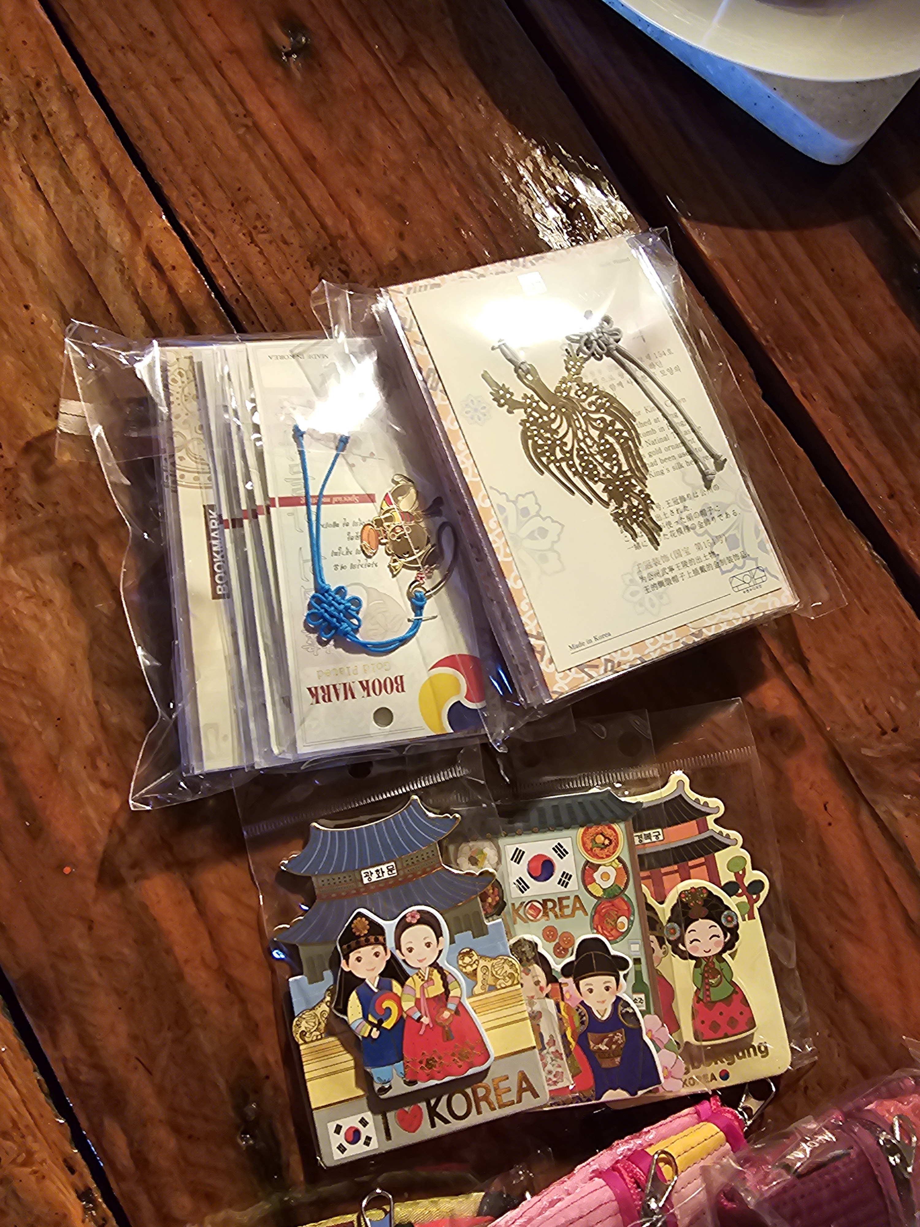 제품의 퀄리티가 좋네요..중국산이 아니라서 그런지 아주 만족합니다...받아서 좋아하는 외국