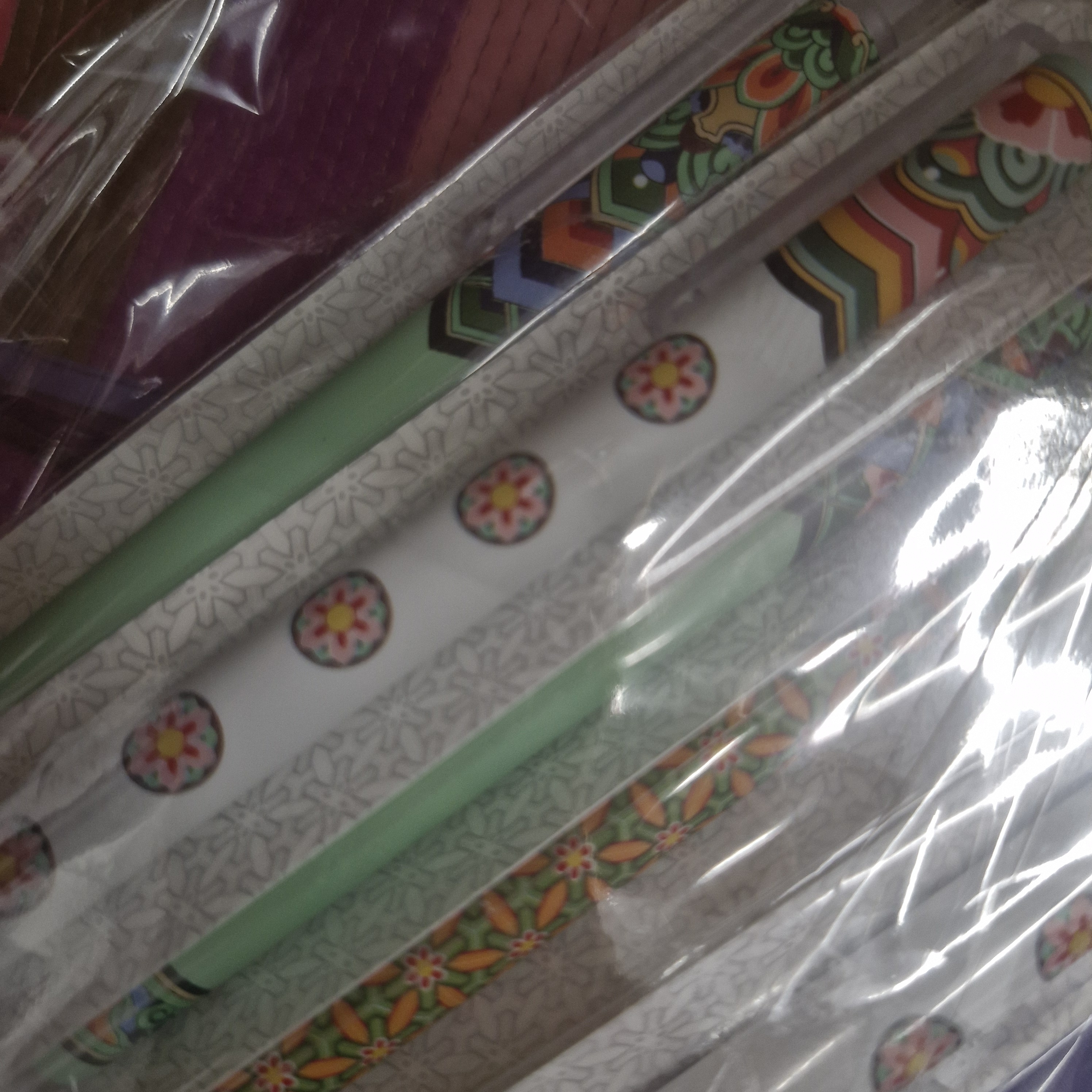 이뻐요! 필기감도 좋구 선물용으로 딱입니다