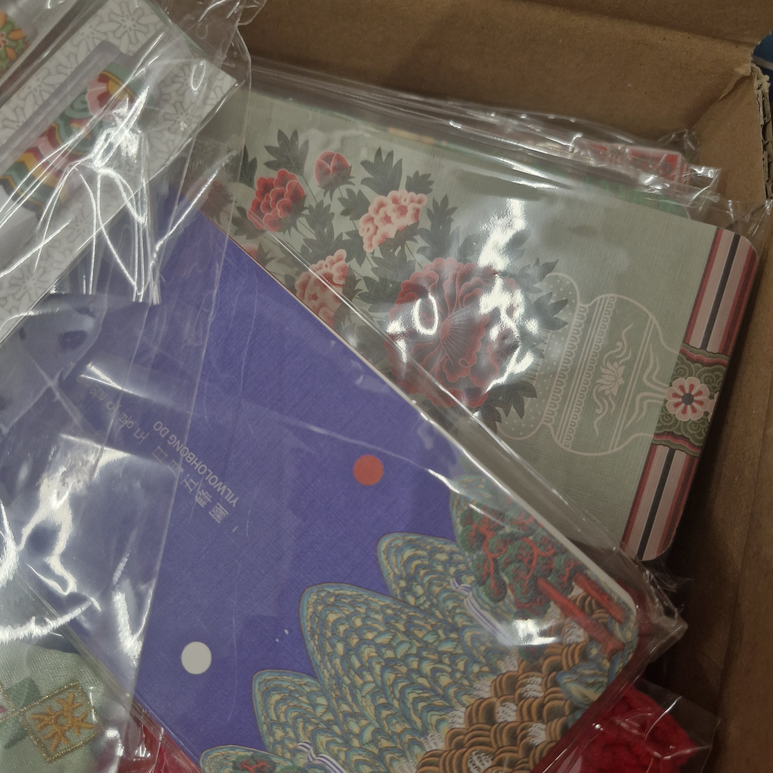 외국인 내국인 가리지 않고 선물하니 좋아하네요