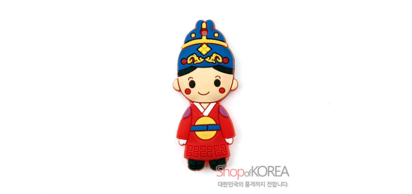 [텍스트: Shop of KOREA 대한민국의 품격까지 전합니다.] 붉은 곤룡포와 청색 익선관을 귀엽게 단순화한 전통 왕 인형 자석, 원형과 곡선 위주의 장식 문양과 선명한 삼원색 대비 표현