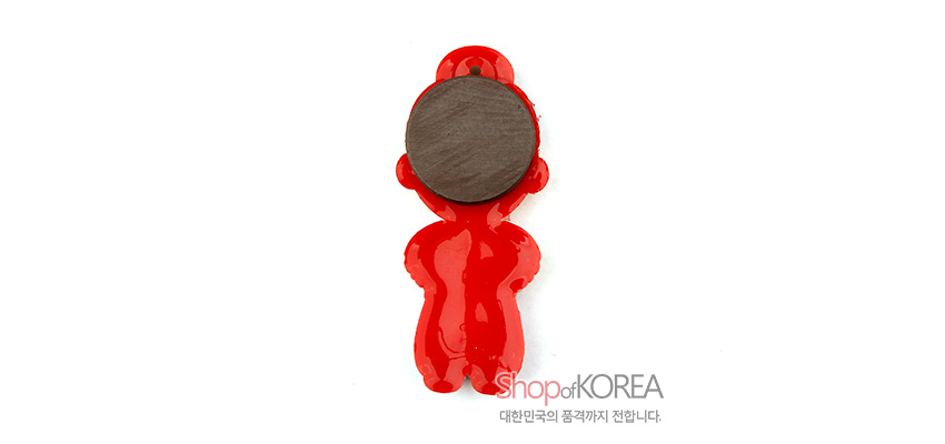 [텍스트: ShopofKOREA 대한민국의 품격까지 전합니다.] 붉은색 전통인형 실루엣에 원형 자석을 부착한 단순 입체 메모홀더 디자인