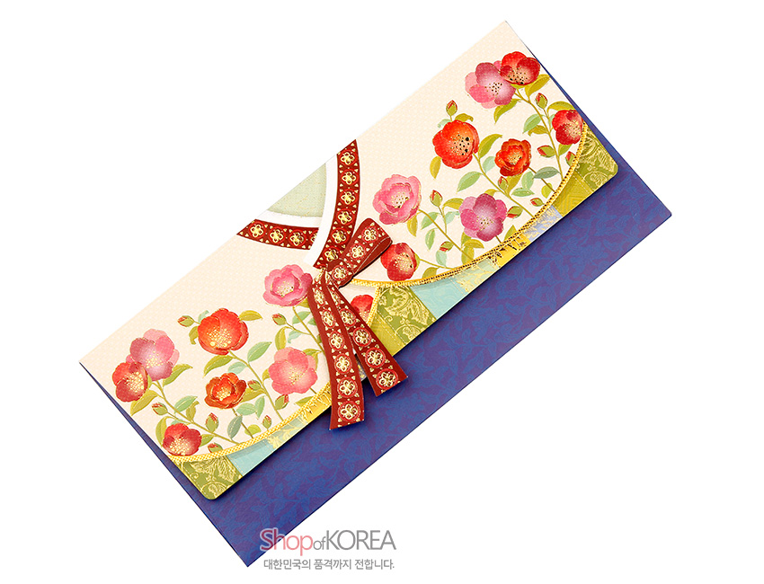 [텍스트: Shop of KOREA 대한민국의 품격까지 전합니다.] 한복 저고리 형상 종이 돈봉투, 붉은 꽃과 잎 수채화 문양, 금박 띠와 노리개 리본 장식, 크림색·연두색·하늘색과 청보라 바탕 배색 특징의 전통 디자인