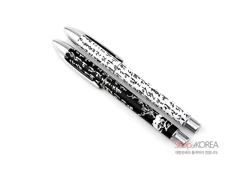 [텍스트: ShopofKOREA 대한민국의 품격까지 전합니다.] 은색 금속 장식과 흑백 대비 배경 위에 신한글 서체와 매화·학 문양이 인쇄된 볼펜 2종 세트 이미지설명