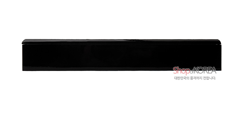 [텍스트: Shop KOREA 대한민국의 품격까지 전합니다.] 검은 옻칠 마감의 길고 얇은 직사각형 나전 필함 측면 이미지