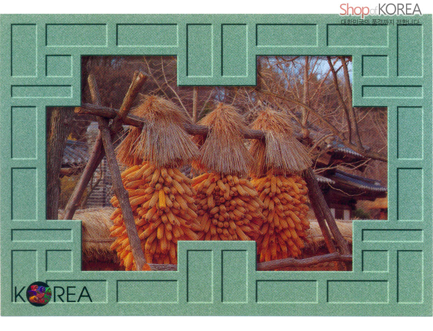 [텍스트: Shop of KOREA, KOREA] 민트색 전통 창호 기하학 문양 테두리 속 초가집과 가을 들녘, 옥수수 다발을 담은 사진 엽서 디자인