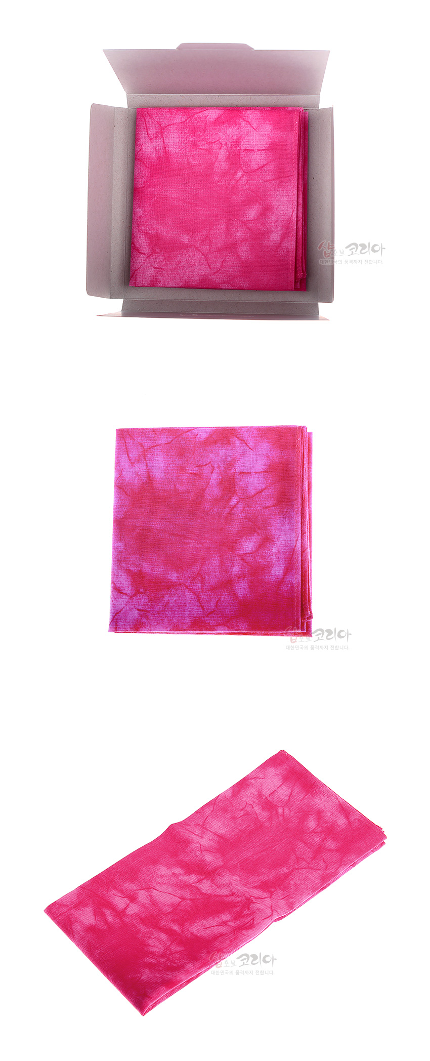 [텍스트: 샵오브코리아 대한민국의 품격까지 전합니다.] 분홍색 한지사로 제작된 사각 손수건, 나염 기법의 자연스러운 번짐 무늬와 은은한 광택이 돋보이는 디자인