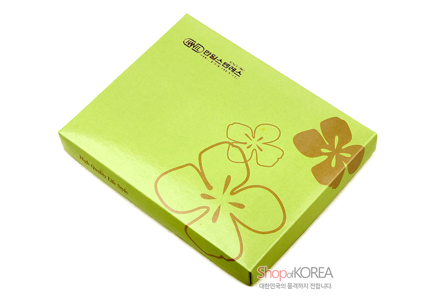 [텍스트: HN디 한인스 테하스 THE ONE FIRST CLASS High Quality Life Style Shop of KOREA 대한민국의 품격까지 전합니다.] 연둣빛 종이 재질 상자에 갈색 꽃 문양 인쇄된 평면형 포장 디자인