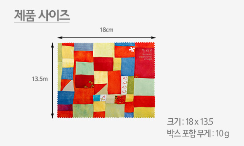 [텍스트: 제품 사이즈, 18cm, 13.5m, 크기: 18 x 13.5, 박스 포함 무게: 10g] 조각보 모티프의 기하학적 색면 패치워크가 돋보이는 극세사 안경닦이 이미지