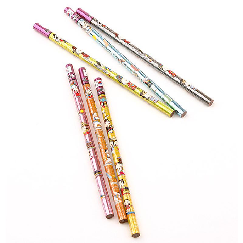 다채로운 색상의 목재 연필에 전통놀이 캐릭터와 기하학 문양을 인쇄한 6종 세트.