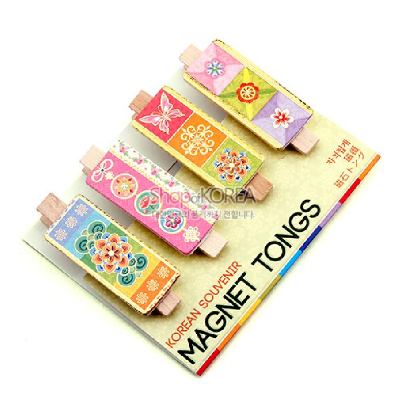 나무 집게 위에 화려한 색상의 전통 꽃·나비 문양이 인쇄된 자석 메모 집게 4종 세트.