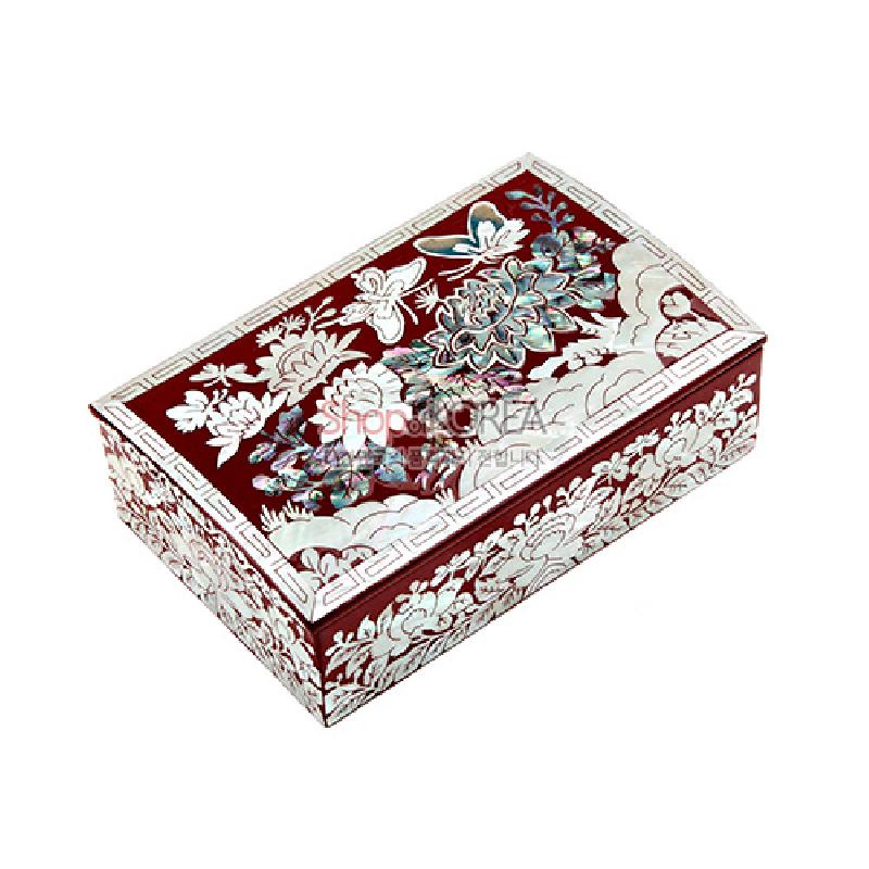 적색 옻칠 바탕에 자개 상감 기법으로 호접문과 모란문을 섬세하게 장식한 직사각형 명함함.