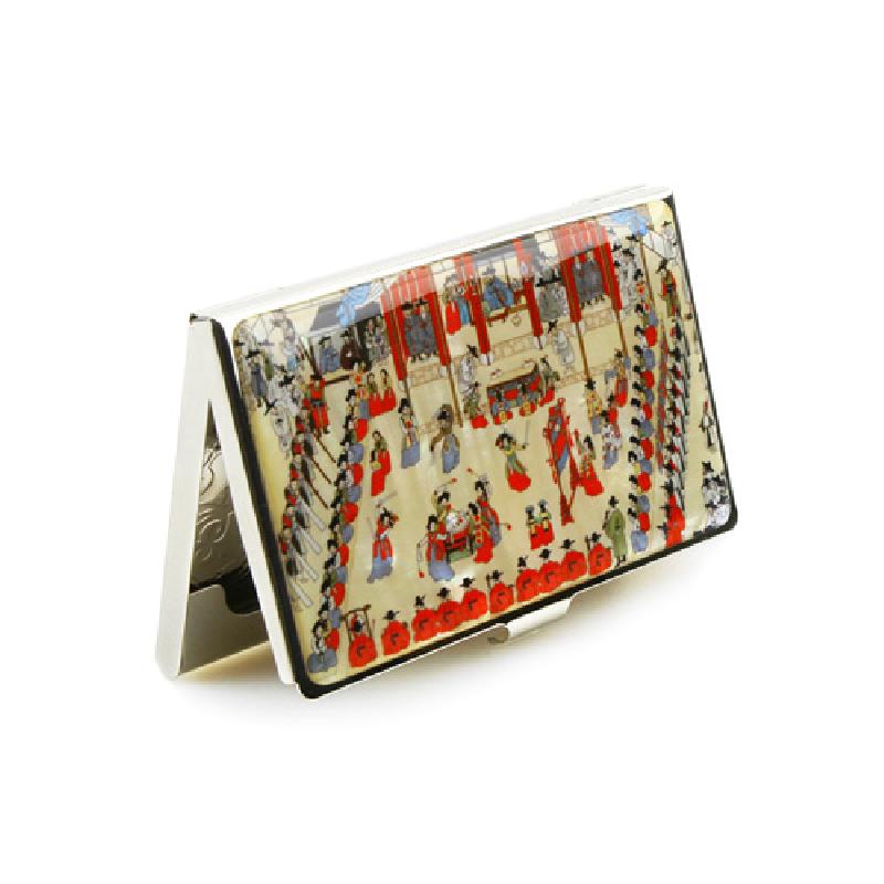 금속 케이스 위에 다채로운 채색으로 부벽루 연회도 장면을 정교하게 인쇄한 직사각형 명함집.