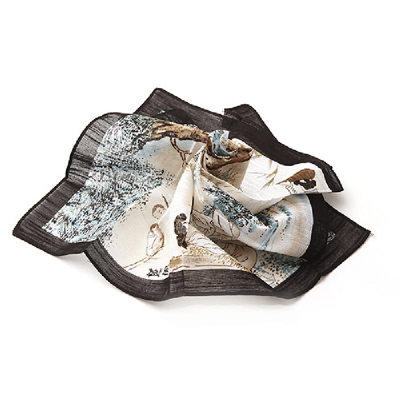 부드러운 직물 재질에 신윤복 단오풍정 민속화가 인쇄된 손수건, 흑색 테두리와 청록·갈색 농담의 풍경 인물 문양이 특징인 디자인.