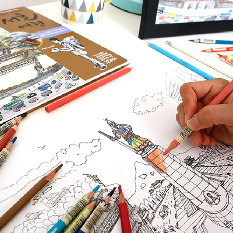 서울 도시 풍경과 전통 수문장 일러스트를 흑백 선화로 인쇄한 컬러링 페이퍼.