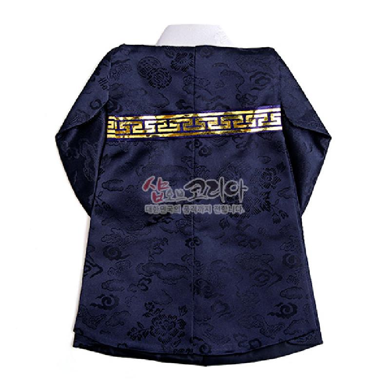 남색 비단 소재에 구름·길상 문양을 짜넣은 한복 형식 와인 커버, 금사 기하학 띠 장식이 돋보이는 디자인.