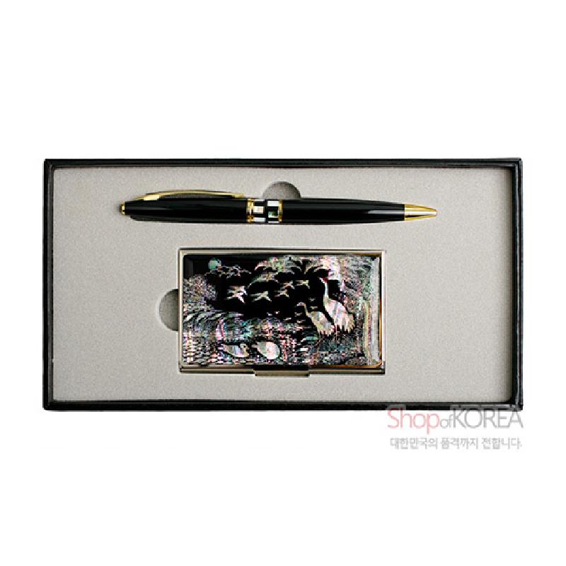 자개 상감으로 송학 문양을 표현한 금속 명함케이스와 흑색·금색 대비의 볼펜 세트.
