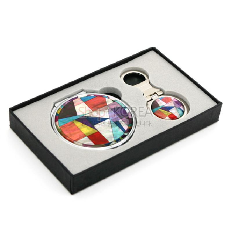 자개 상감 기법으로 표현한 다채로운 조각보 기하학 문양, 금속 테두리 장식이 조화를 이루는 손거울 세트.