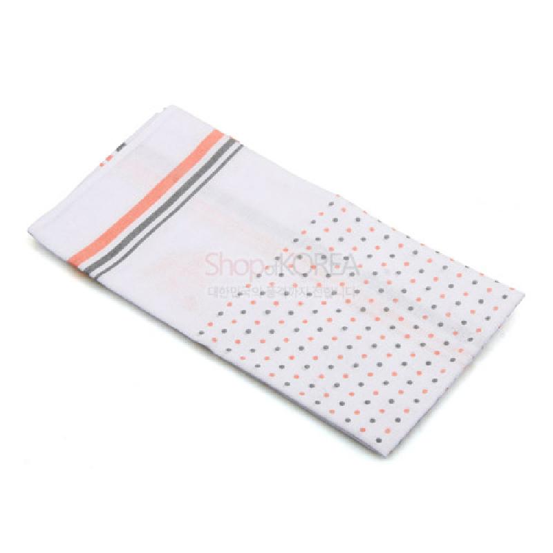 흰색 면 소재에 주황·회색 도트 패턴과 주황·회색 스트라이프 장식을 더한 손수건