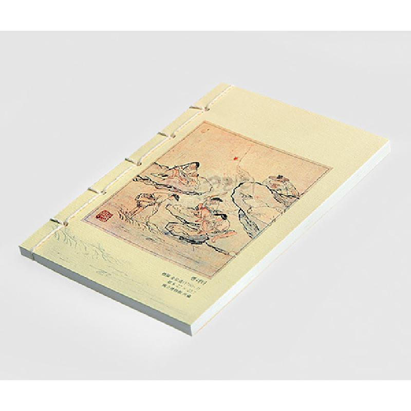 전통 한지 재질의 연황색 표지 위에 빨래터 풍속화 인쇄, 노출 실로 엮은 전통 제본 방식이 특징인 중간 크기 노트.