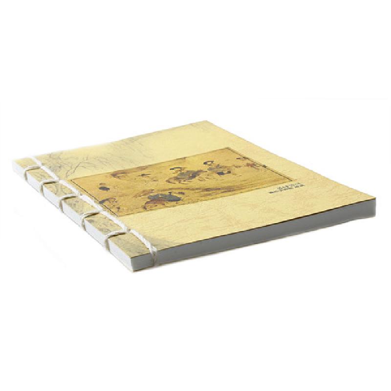 전통 한지 표지에 봄나들이 풍속화 인쇄가 더해진 황갈색 계열의 중철 제본 노트.